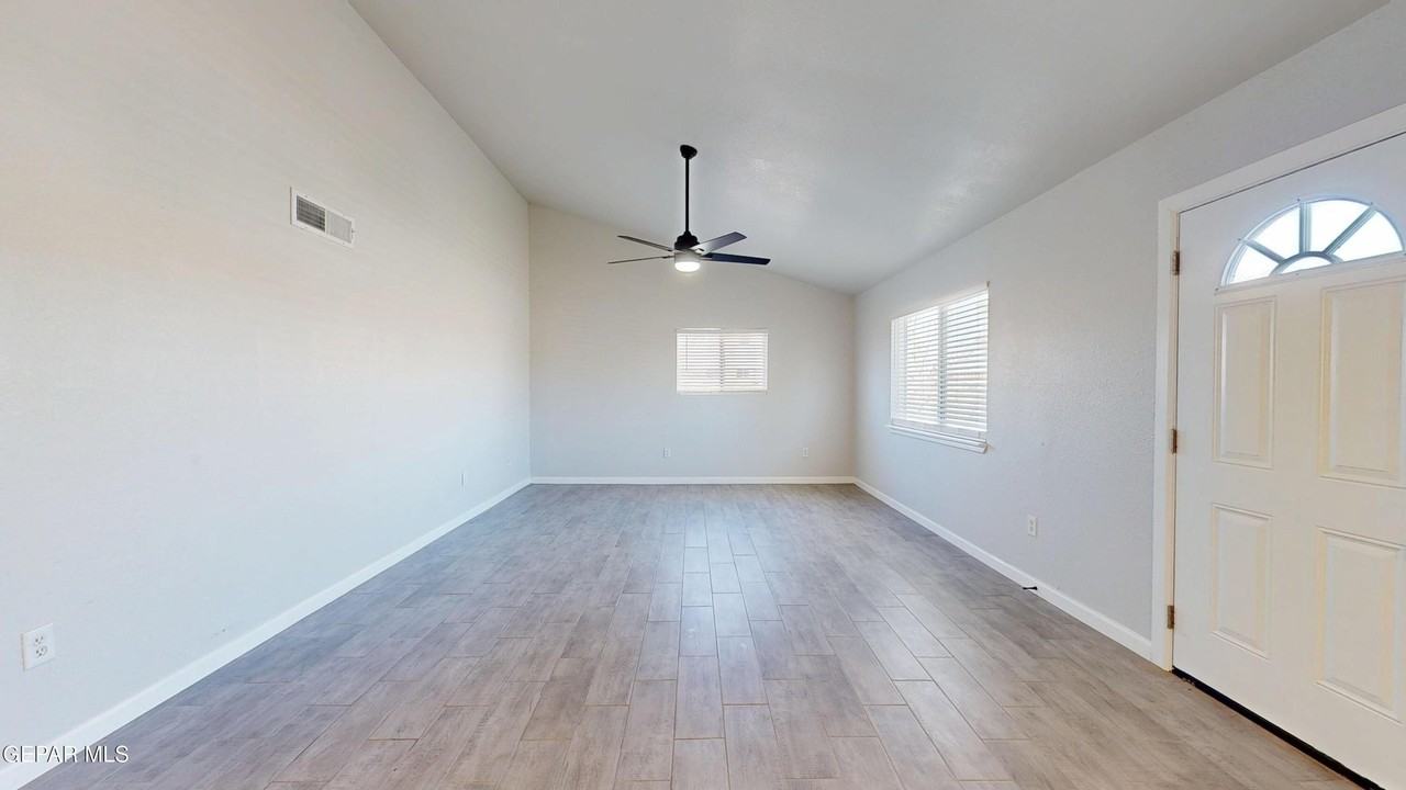 508 Camino De La Rosa Rd Unit B #B - Photo 5 of 39