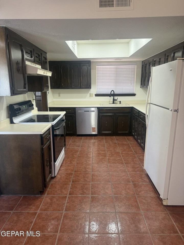 7121 Gran Vida Dr - Photo 4 of 12