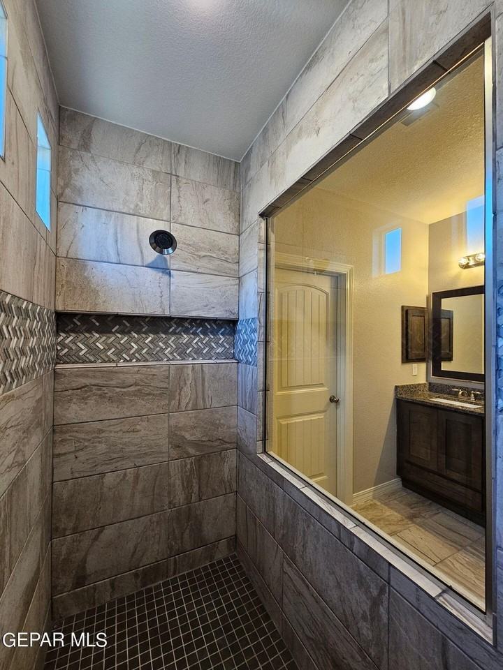 3980 Desert Nomad Dr - Photo 3 of 18