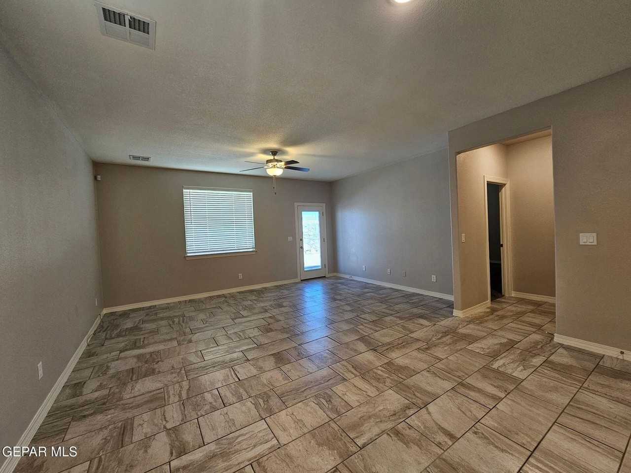 3980 Desert Nomad Dr - Photo 5 of 18