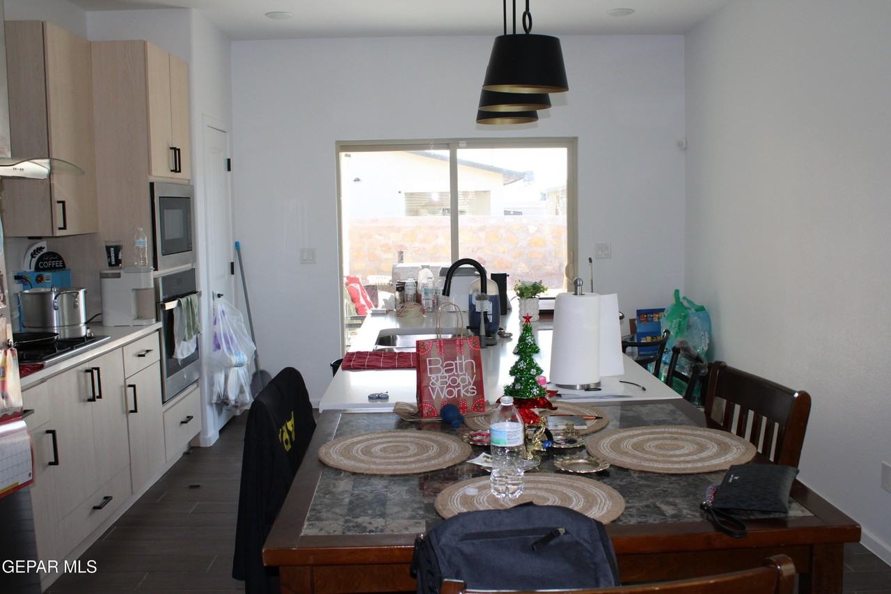 15220 Ambition Ave - Photo 3 of 10