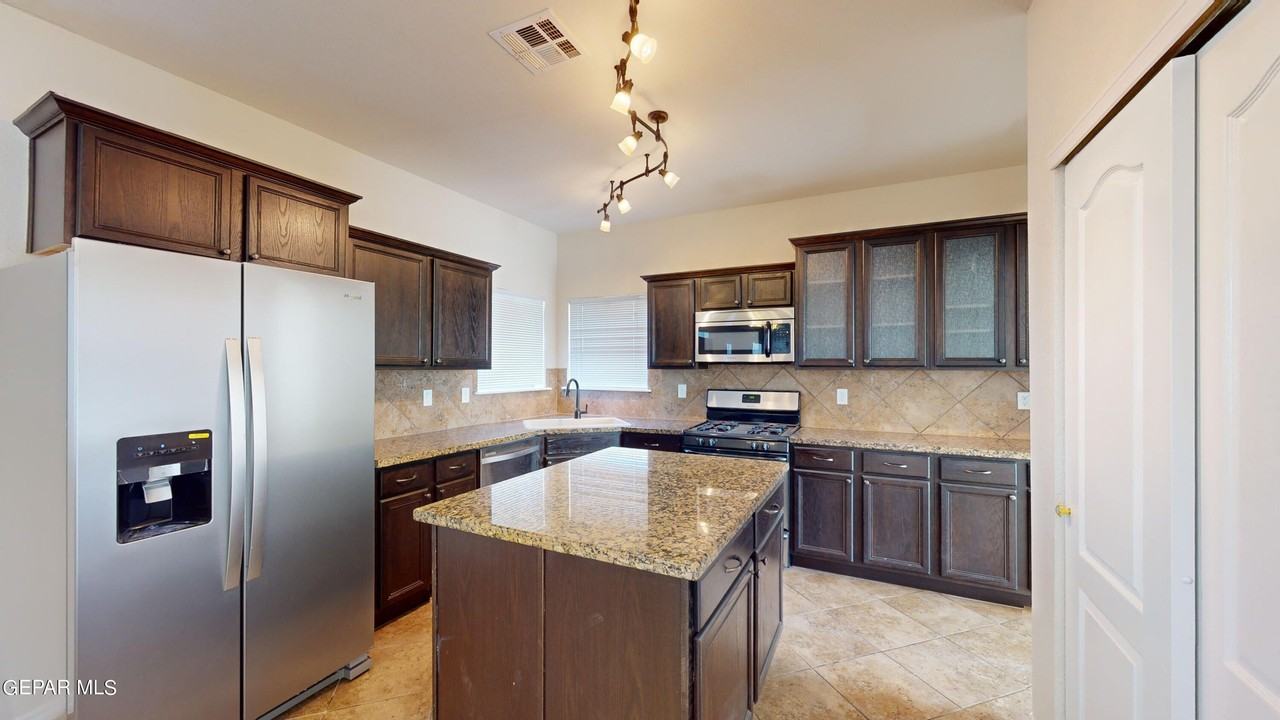 12729 Destiny Ave - Photo 7 of 35