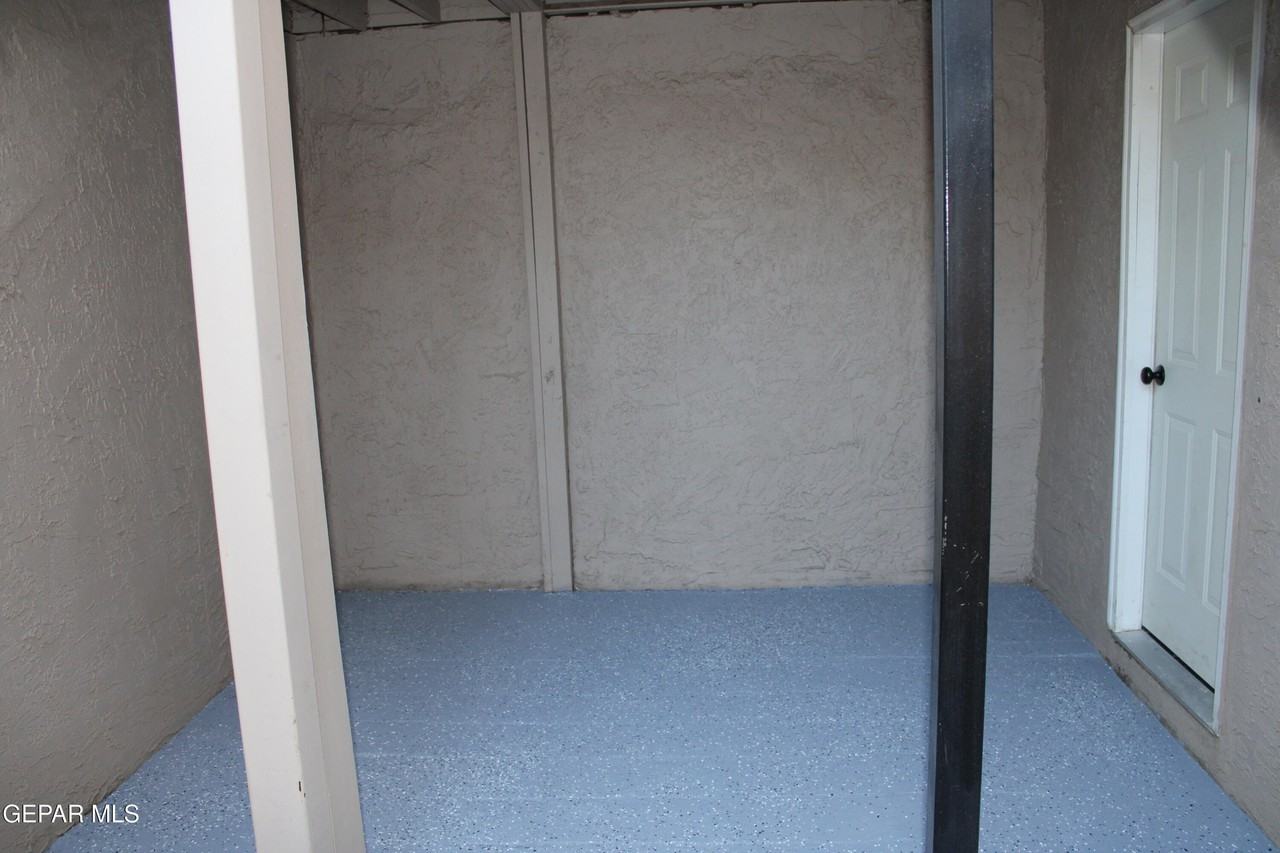 11100 La Quinta Pl Apt D #D - Photo 4 of 24