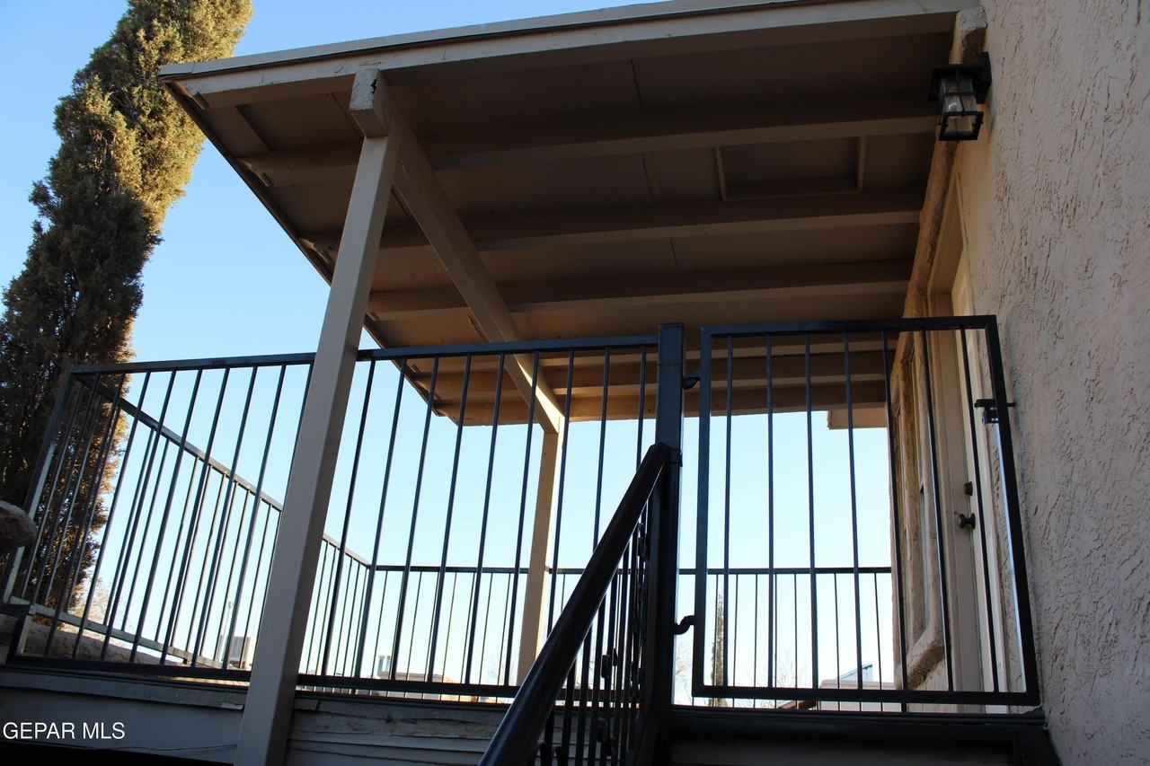 11100 La Quinta Pl Apt D #D - Photo 5 of 24