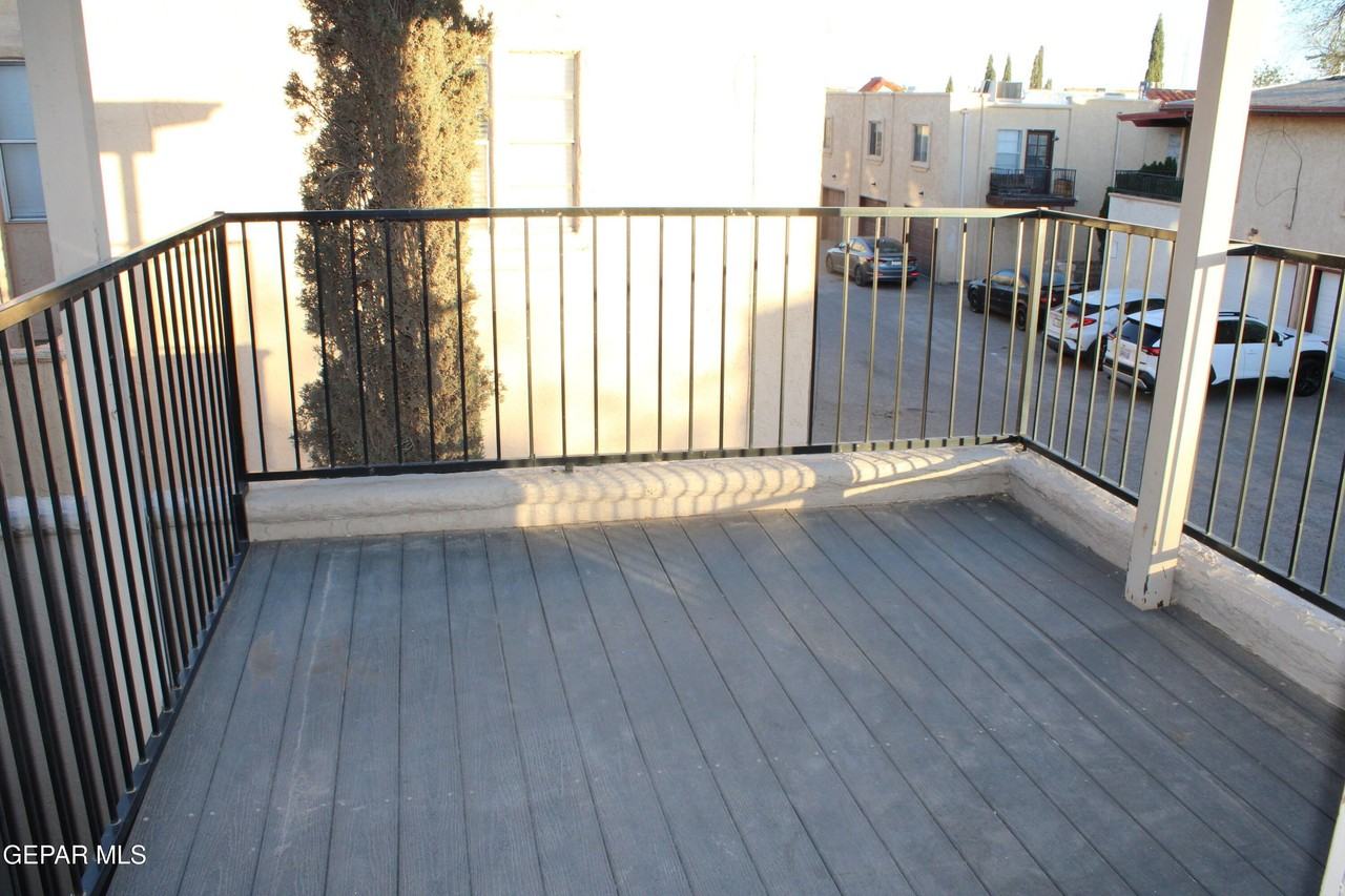 11100 La Quinta Pl Apt D #D - Photo 6 of 24