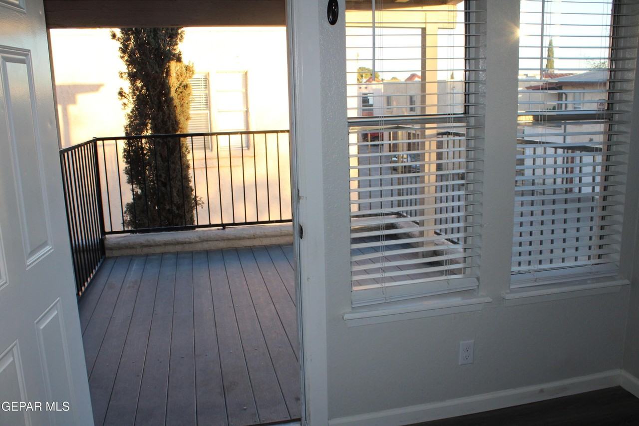 11100 La Quinta Pl Apt D #D - Photo 7 of 24