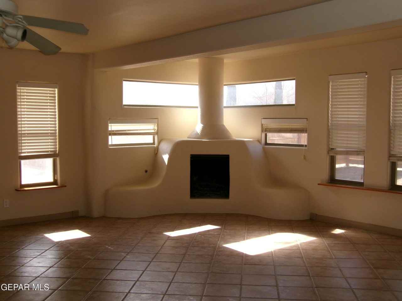 3933 Emory Rd - Photo 2 of 18