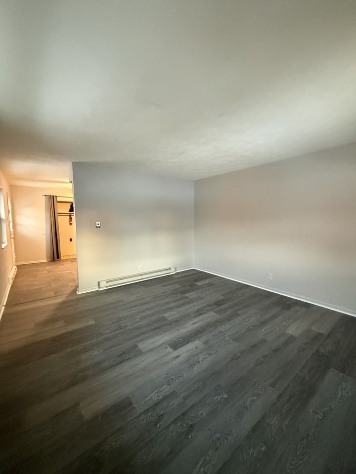 425 Beechwood Drive - Photo 2 of 11