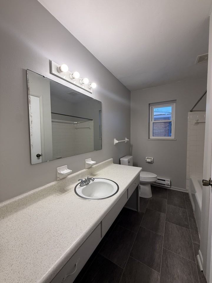 425 Beechwood Drive - Photo 5 of 11