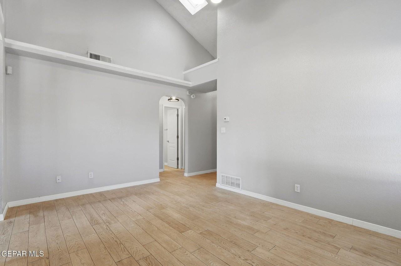 11734 Stone Castle Dr - Photo 7 of 30