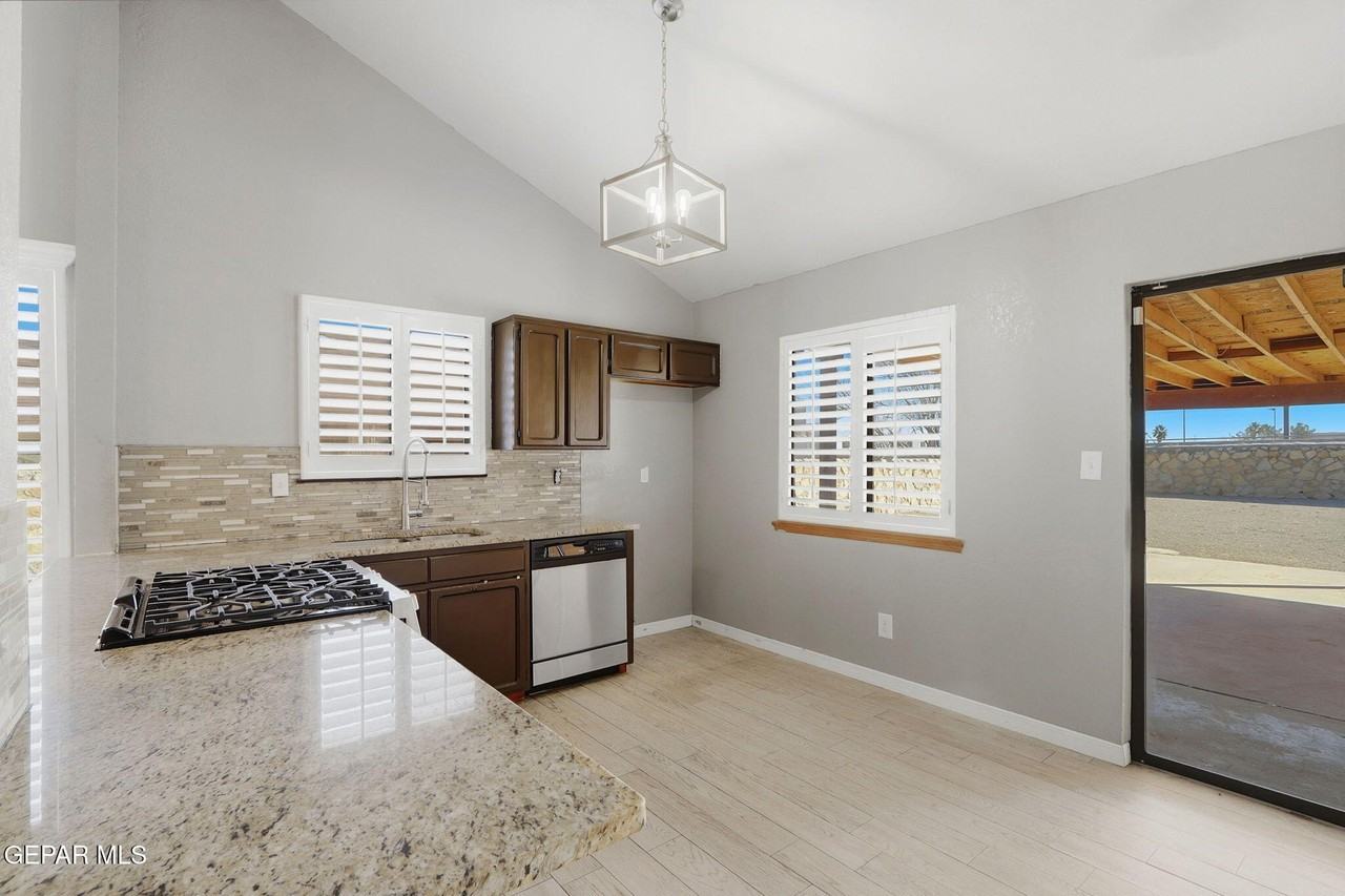 11734 Stone Castle Dr - Photo 5 of 20