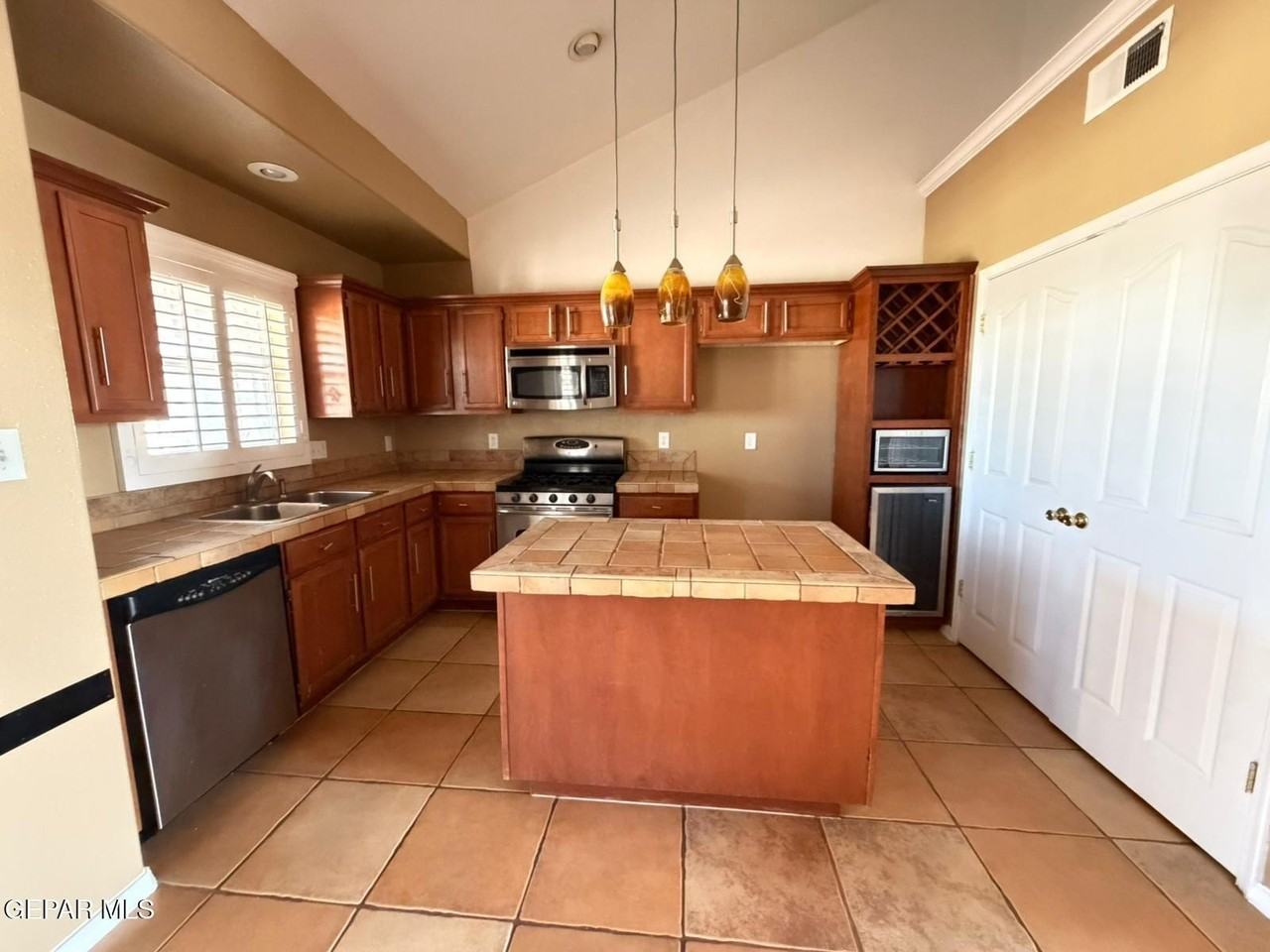 12190 Via Inca Dr - Photo 5 of 14