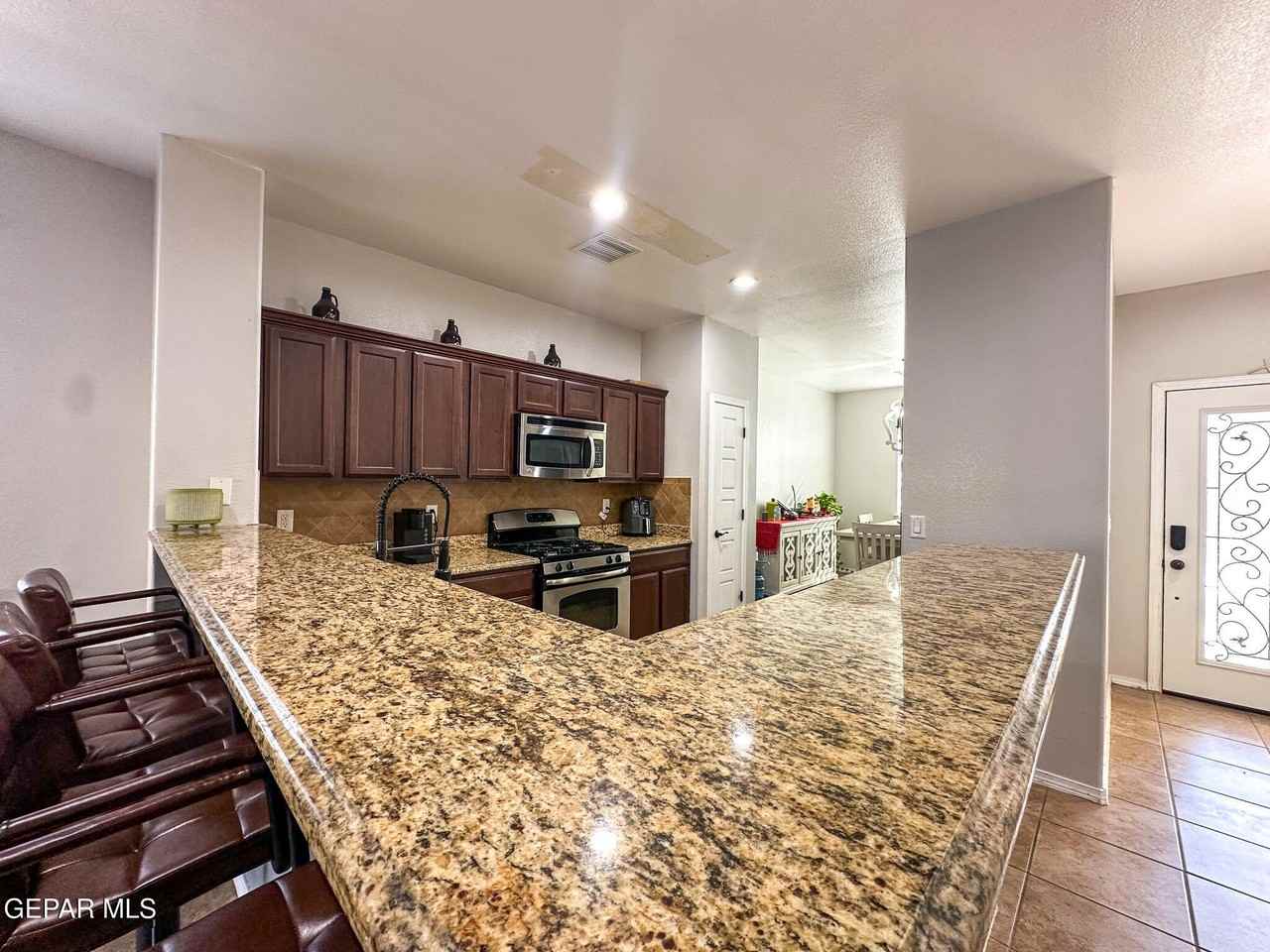 5037 Lone Cactus Ct - Photo 3 of 25