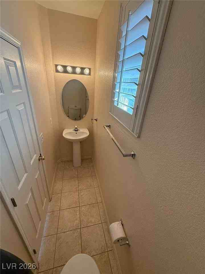 664 Solitude Point Ave - Photo 4 of 43