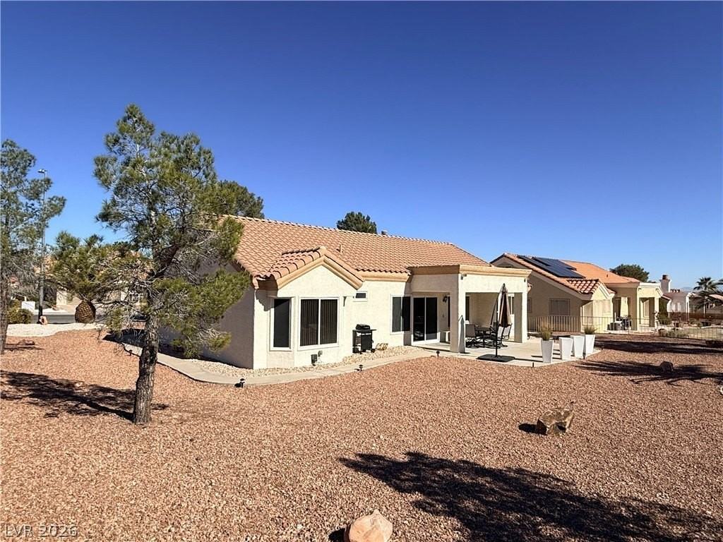 9605 Sundial Dr - Photo 3 of 26