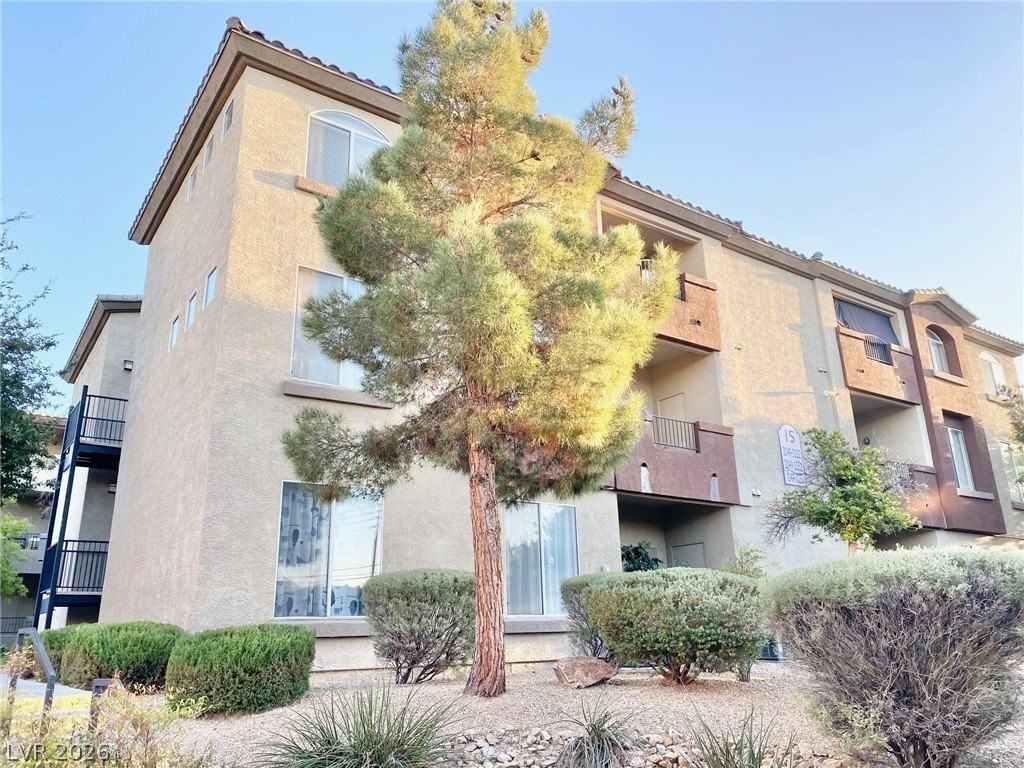 4400 S Jones Blvd #2052