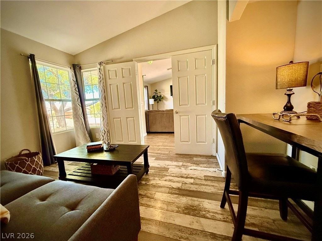 2033 Riderwood Ave - Photo 4 of 19