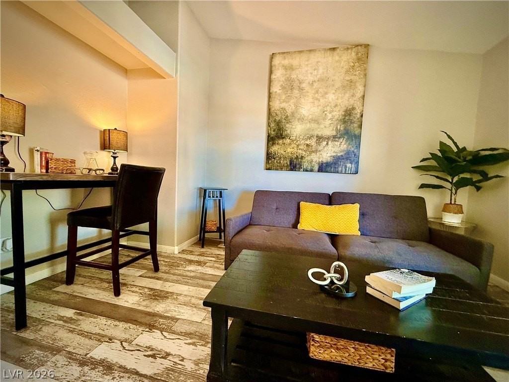 2033 Riderwood Ave - Photo 5 of 19