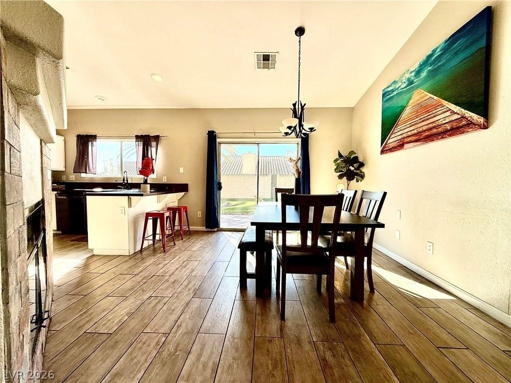 2033 Riderwood Ave - Photo 6 of 19