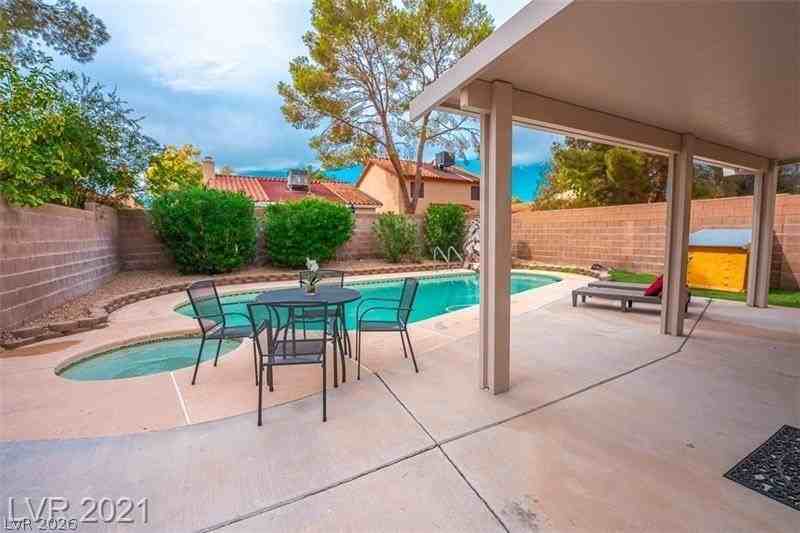 375 Tierra St - Photo 3 of 24