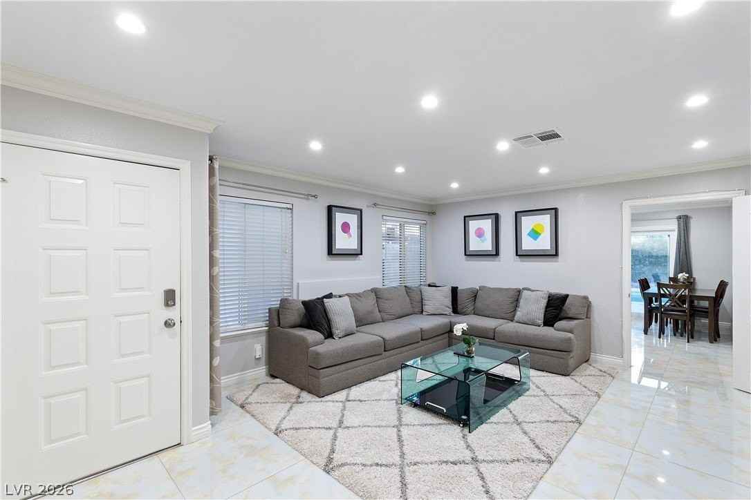 375 Tierra St - Photo 4 of 24