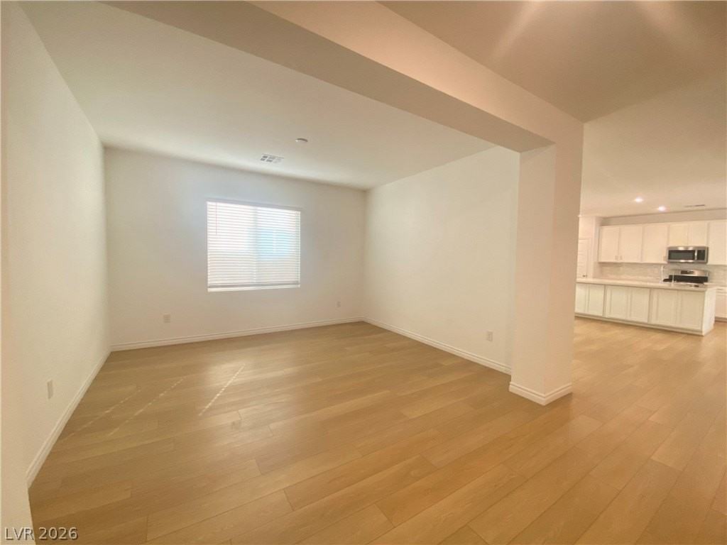 3995 Redwood Glen Ct - Photo 7 of 50