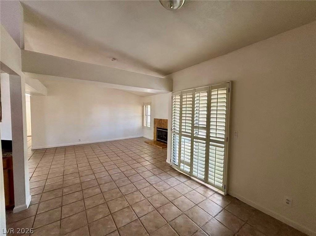 163 Cascade Dr - Photo 3 of 18