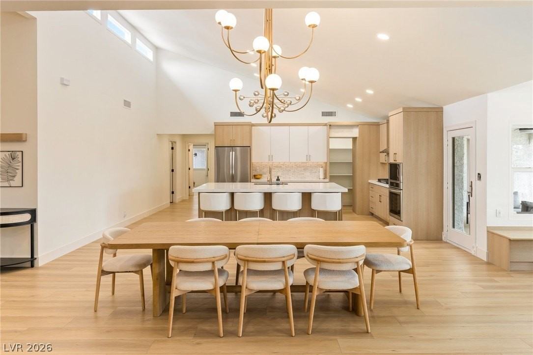 4045 W Mardon Ave - Photo 3 of 50