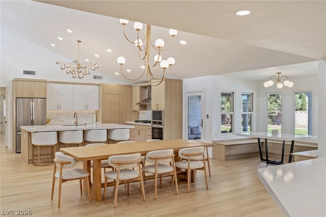 4045 W Mardon Ave - Photo 4 of 50