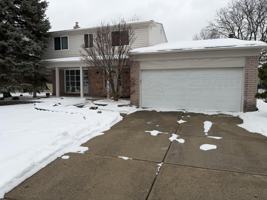 featured image of 3550 Kings Point Dr