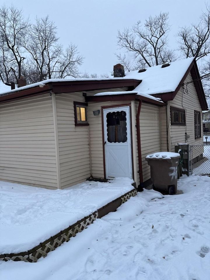 782 Pensacola Ave - Photo 3 of 15