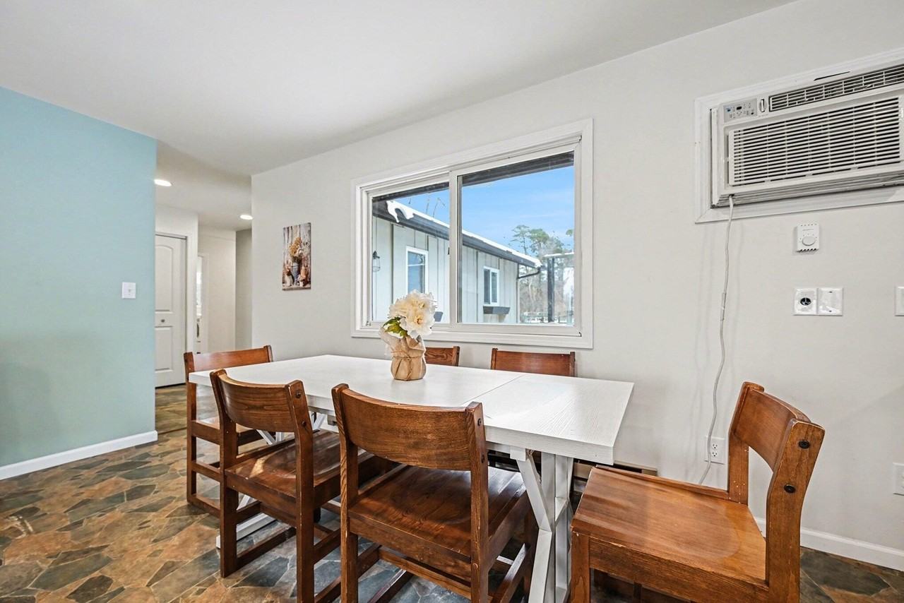 325 W Delhi Rd - Photo 3 of 15