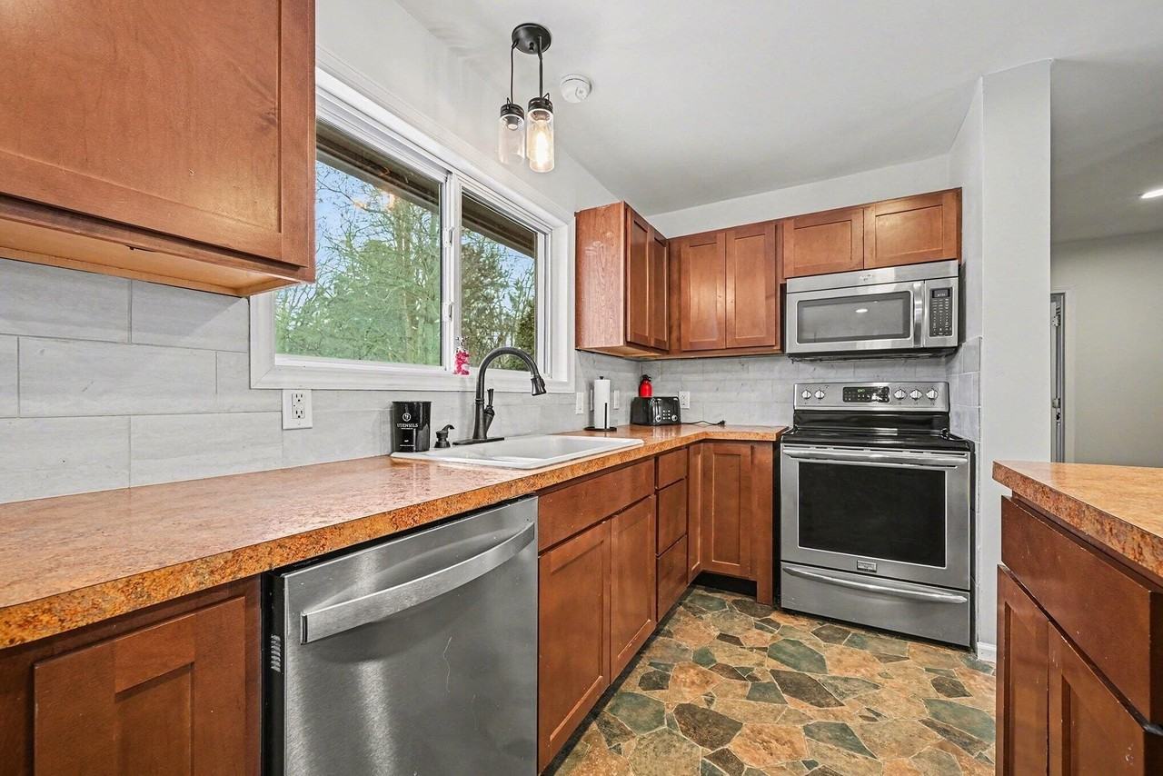 325 W Delhi Rd - Photo 5 of 15