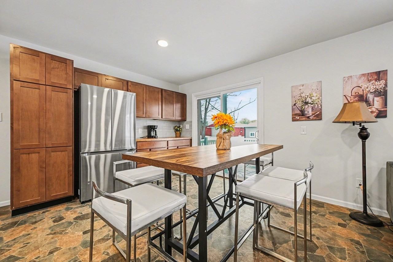 325 W Delhi Rd - Photo 6 of 15