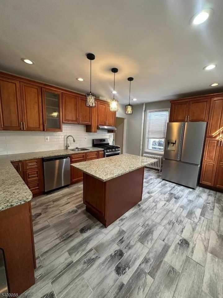 62 Liberty St - Photo 5 of 20