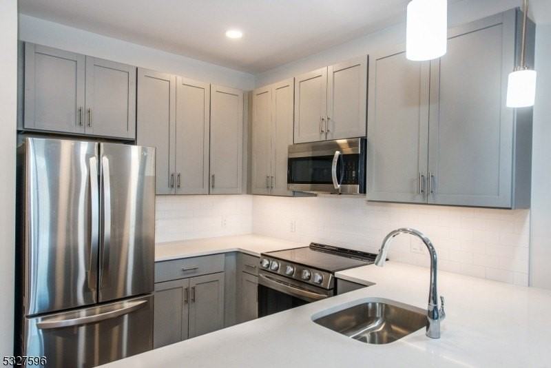 515 Union Blvd - Photo 4 of 19