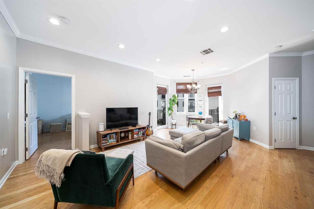 1201 Adams St #313 - Photo 4 of 25