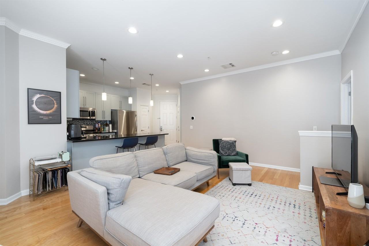 1201 Adams St #313 - Photo 5 of 25