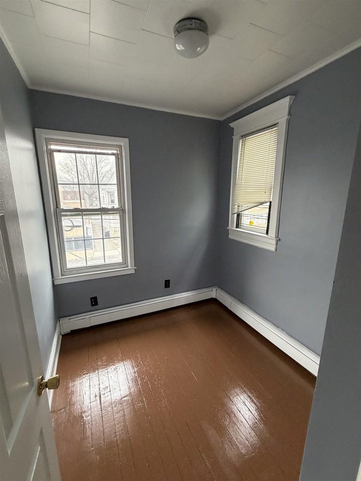 175 Wegman Pkwy #2 - Photo 4 of 8