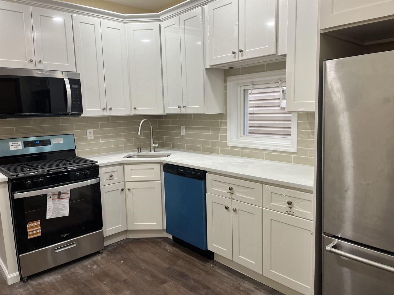 36 Humphrey Ave - Photo 5 of 10