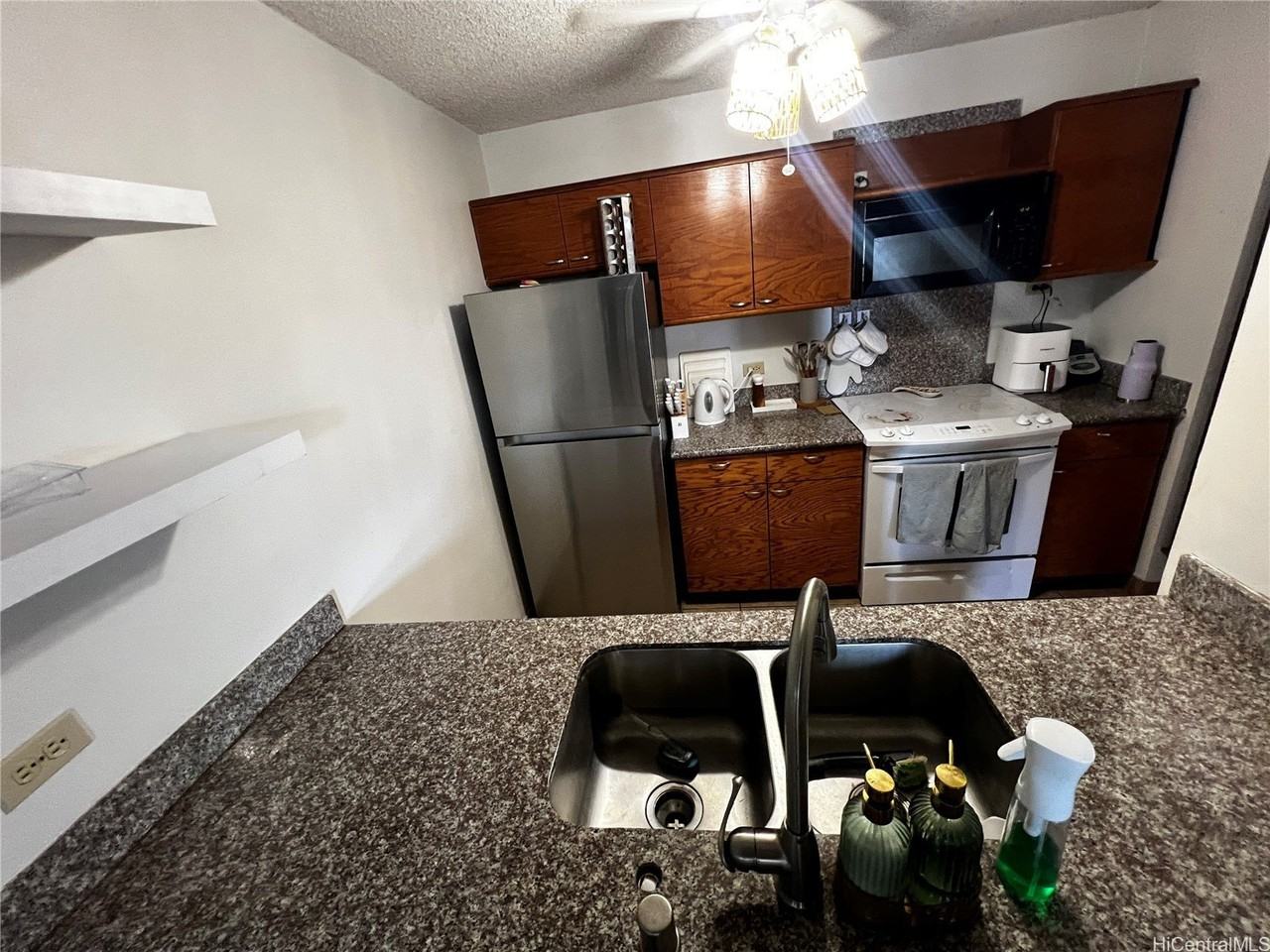 60 N Beretania St Apt 1710 #1710 - Photo 3 of 18