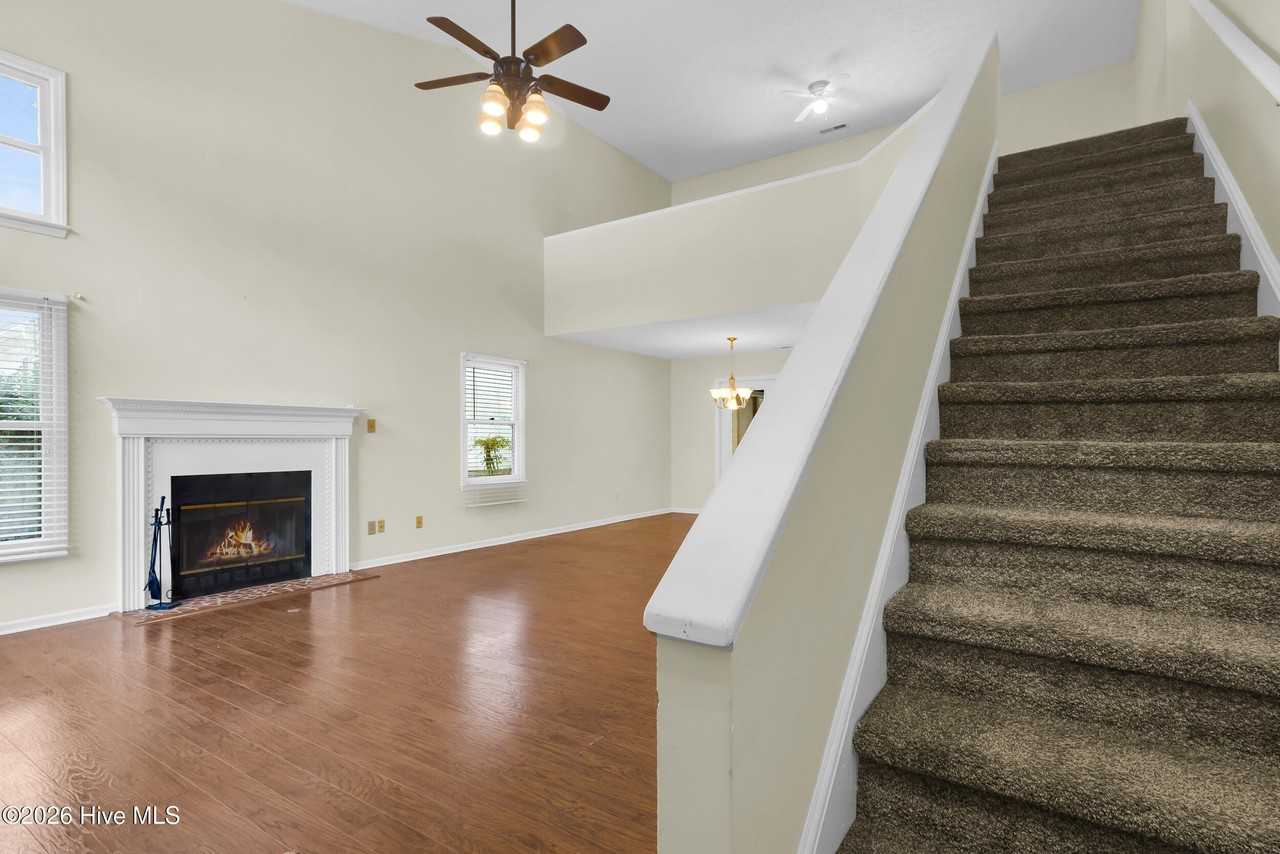 1824 Caracara Dr - Photo 2 of 39