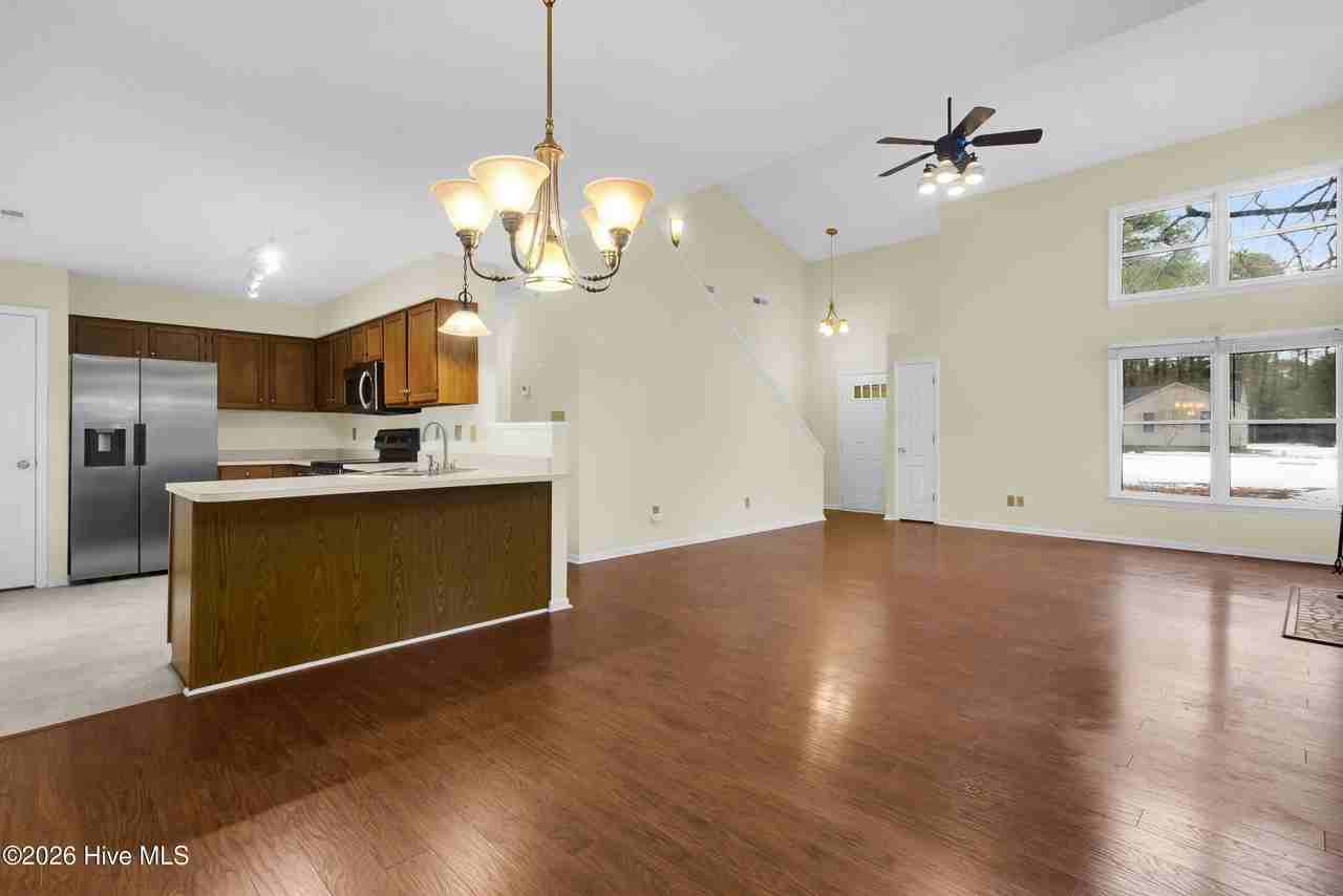 1824 Caracara Dr - Photo 6 of 39