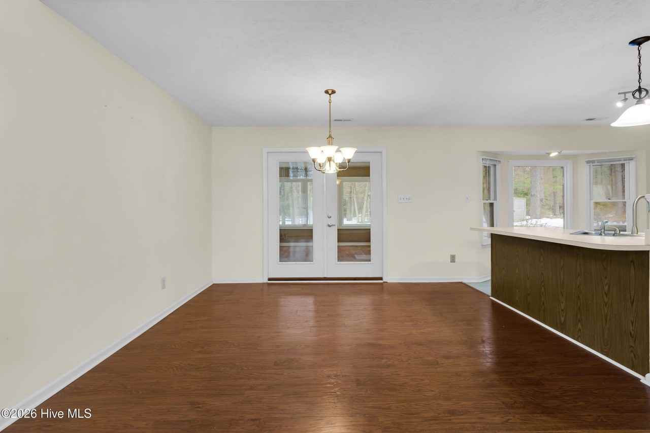 1824 Caracara Dr - Photo 7 of 39