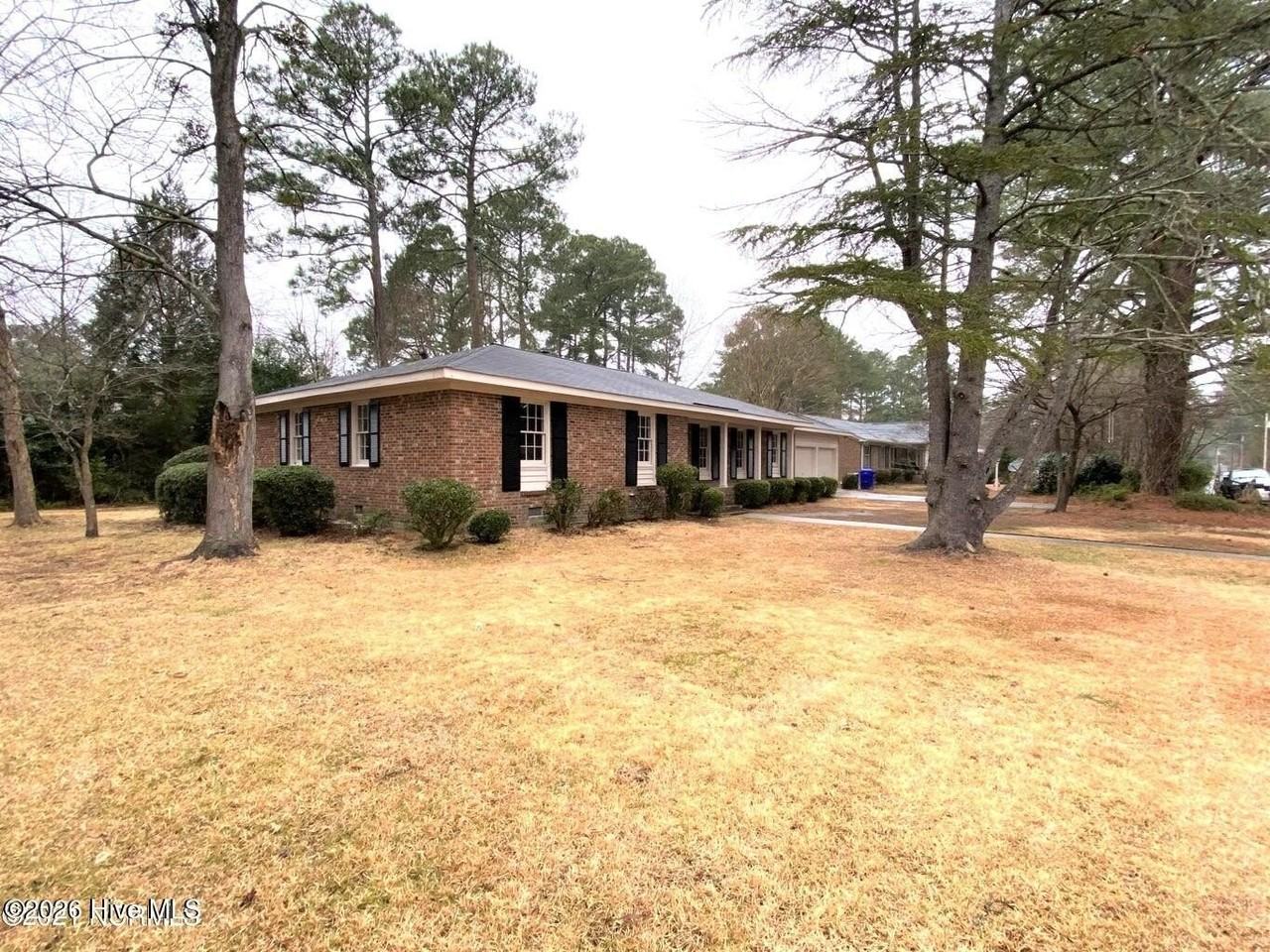 2012 Sherwood Dr - Photo 3 of 14