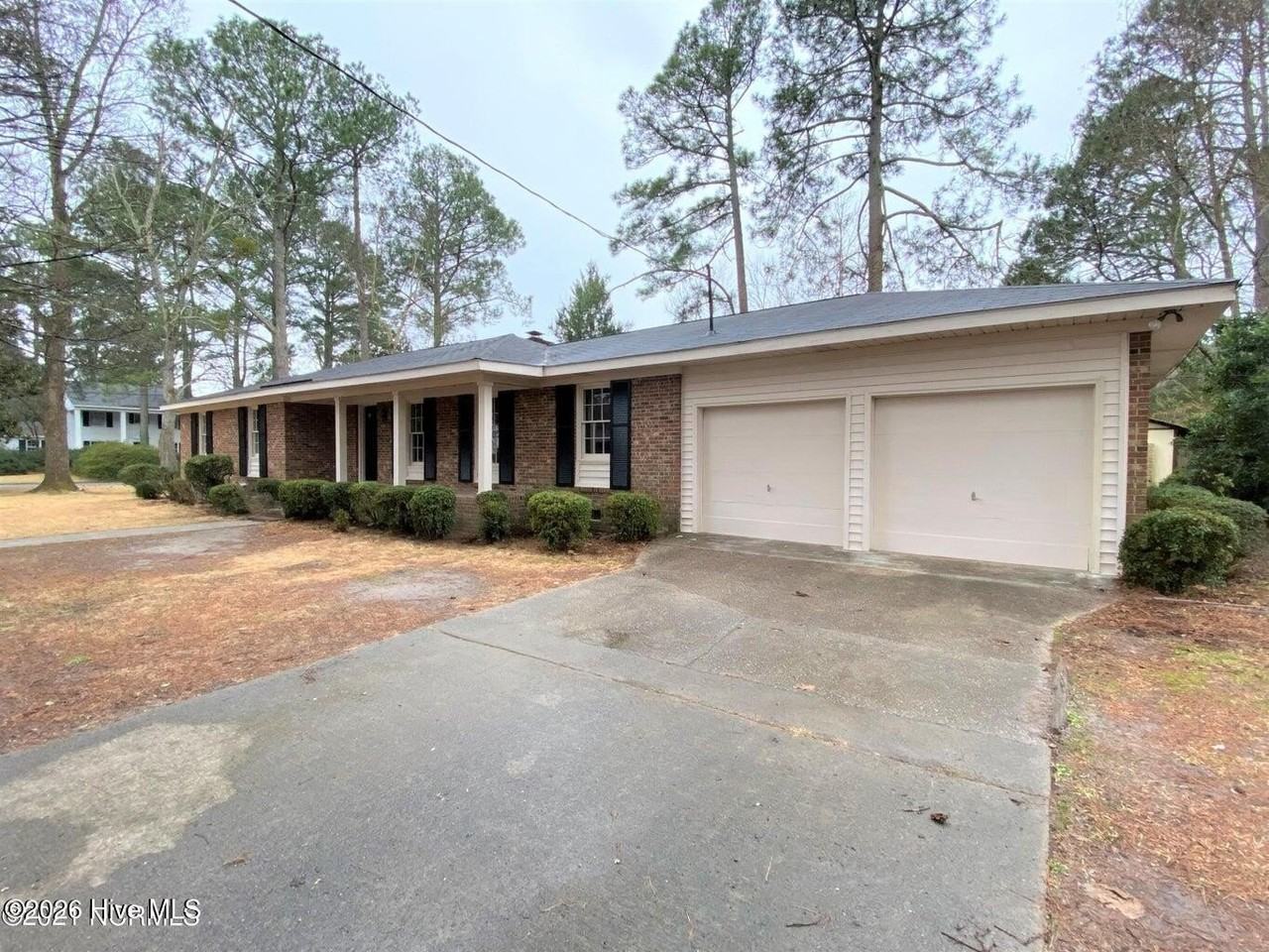 2012 Sherwood Dr - Photo 4 of 14