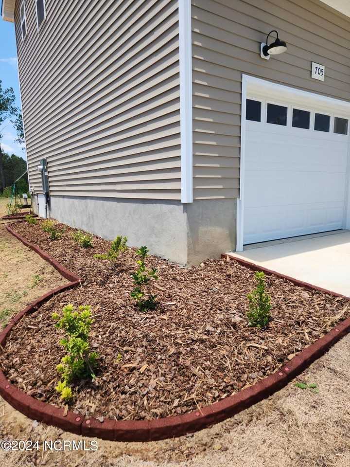 705 Gridiron Way - Photo 4 of 29