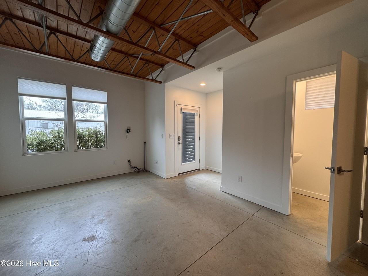 301 Martin St - Photo 3 of 24