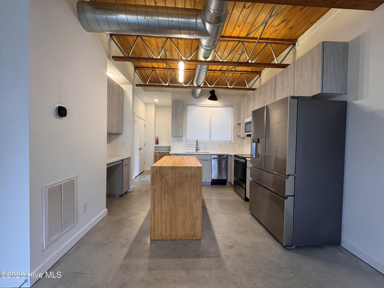 301 Martin St - Photo 6 of 24