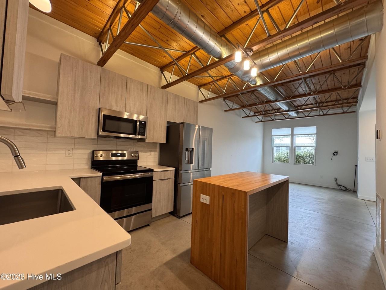 301 Martin St - Photo 7 of 24